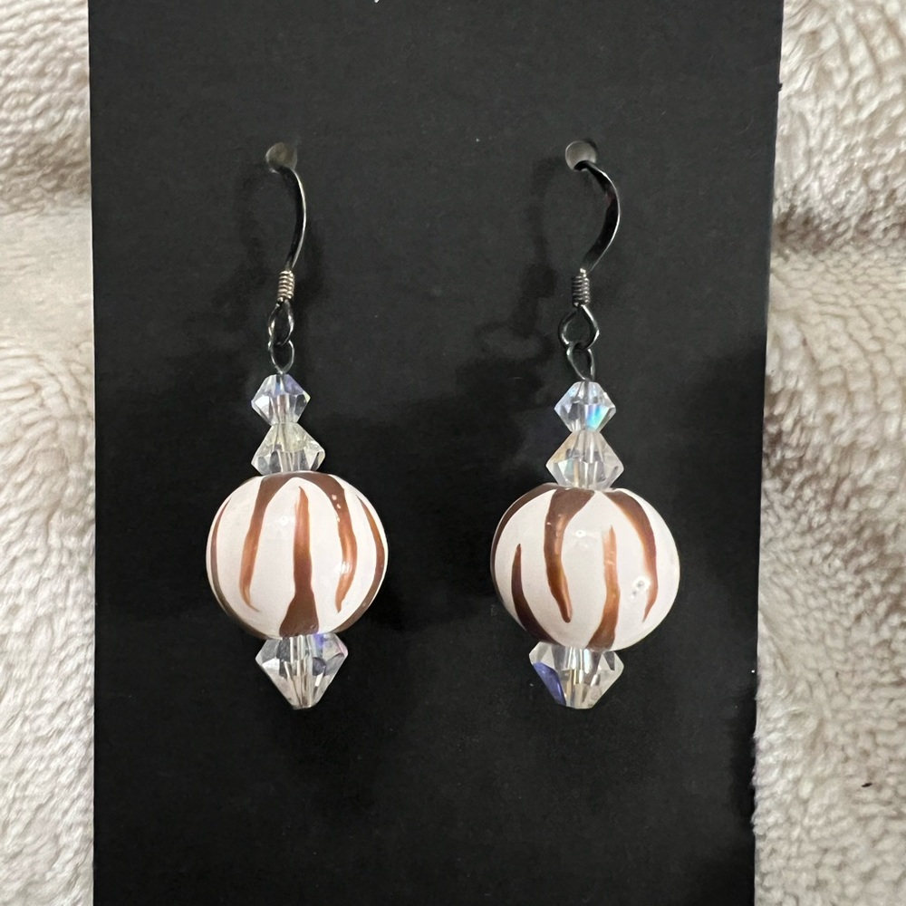 Beaded Earrings Brown and White 🌼